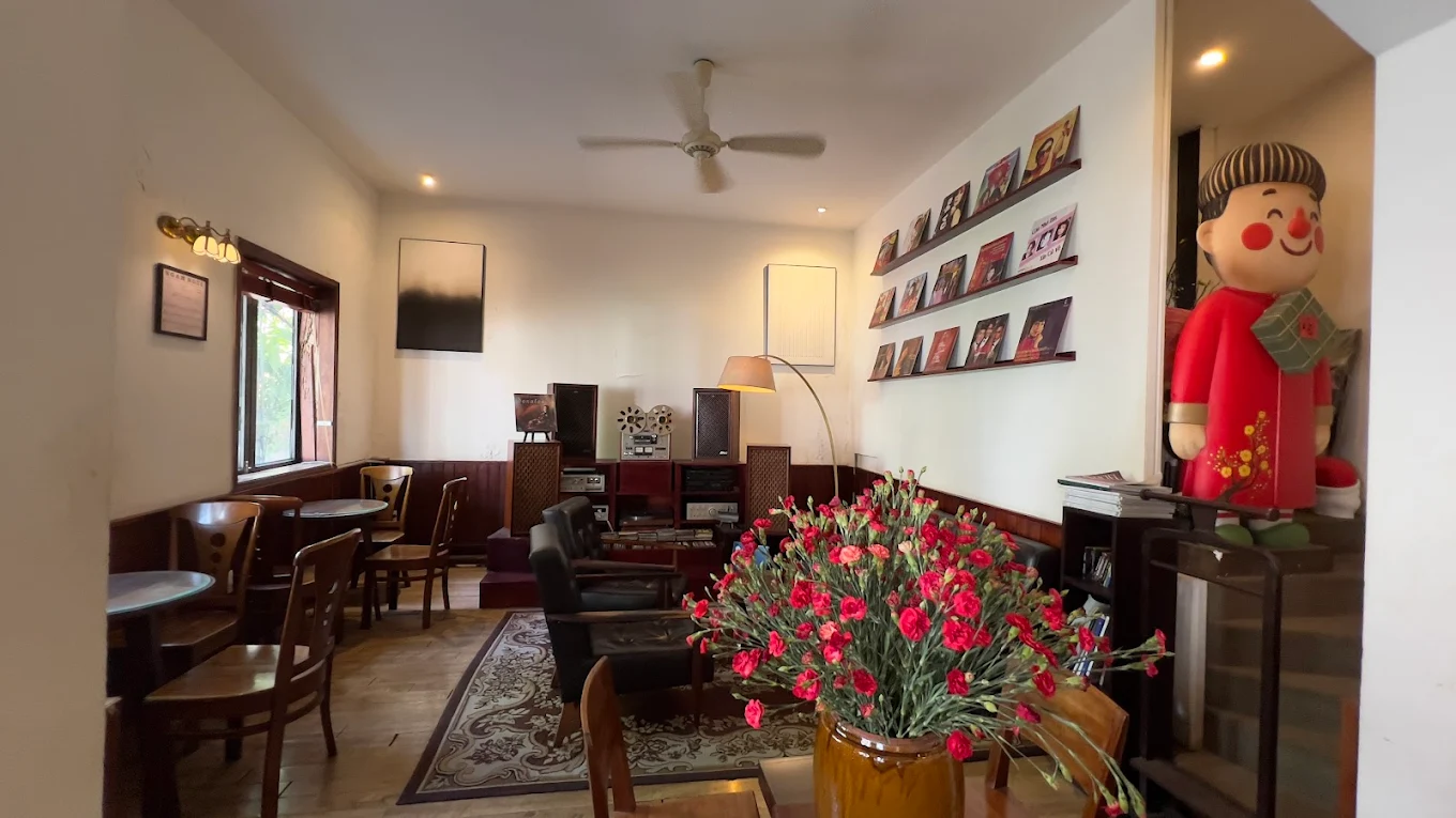 ẤP cafe