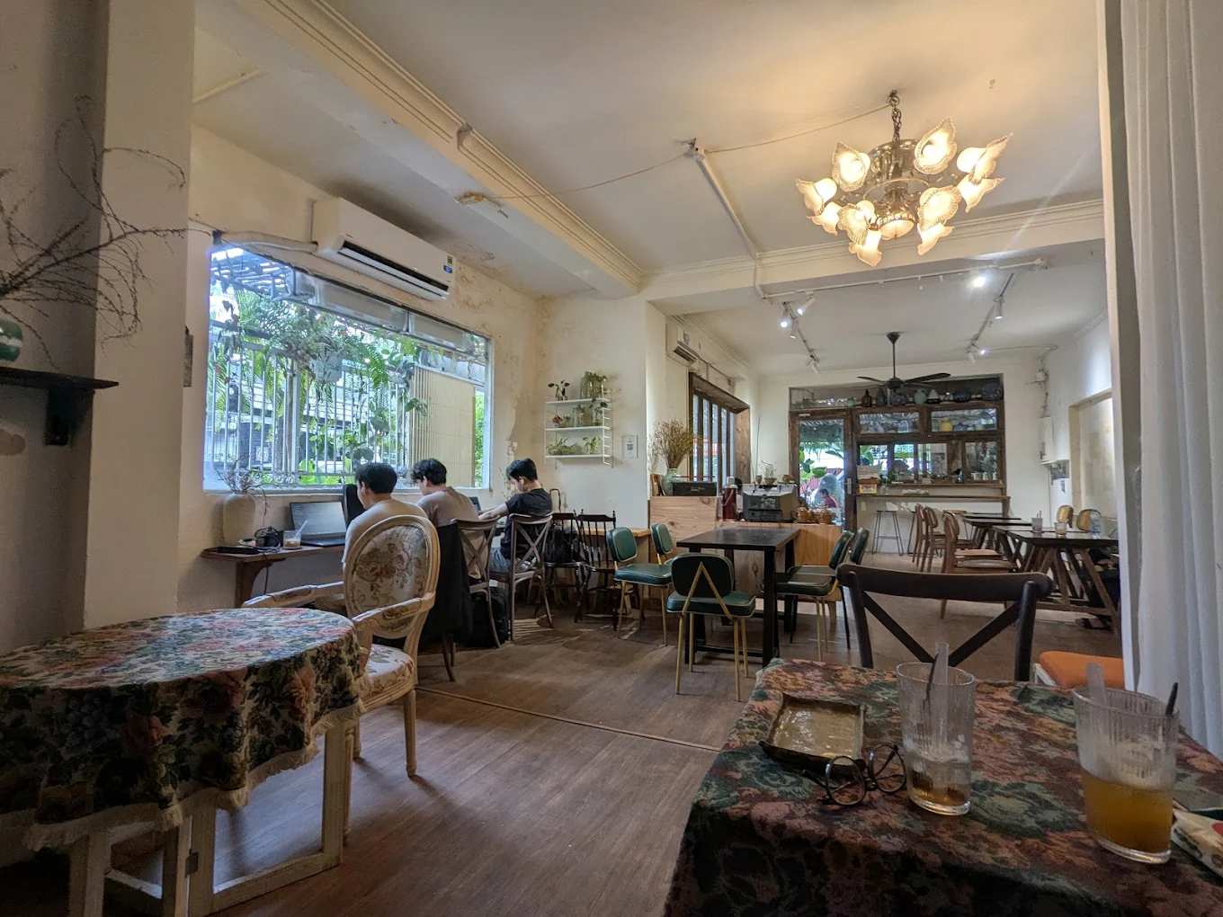 CƯ XÁ - trà bánh cà phê photo 2
